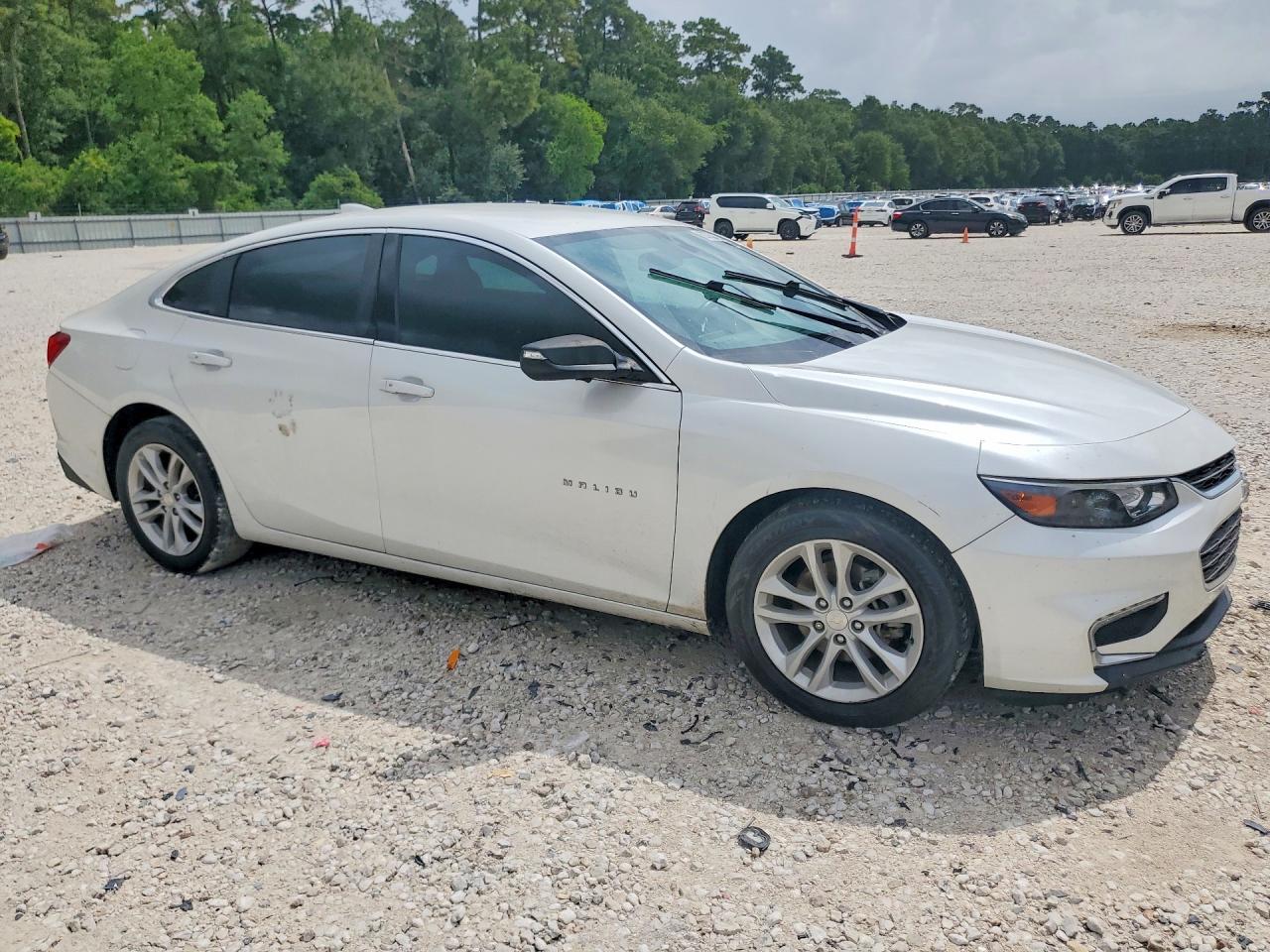 2017 Chevrolet Malibu Lt - Image 4