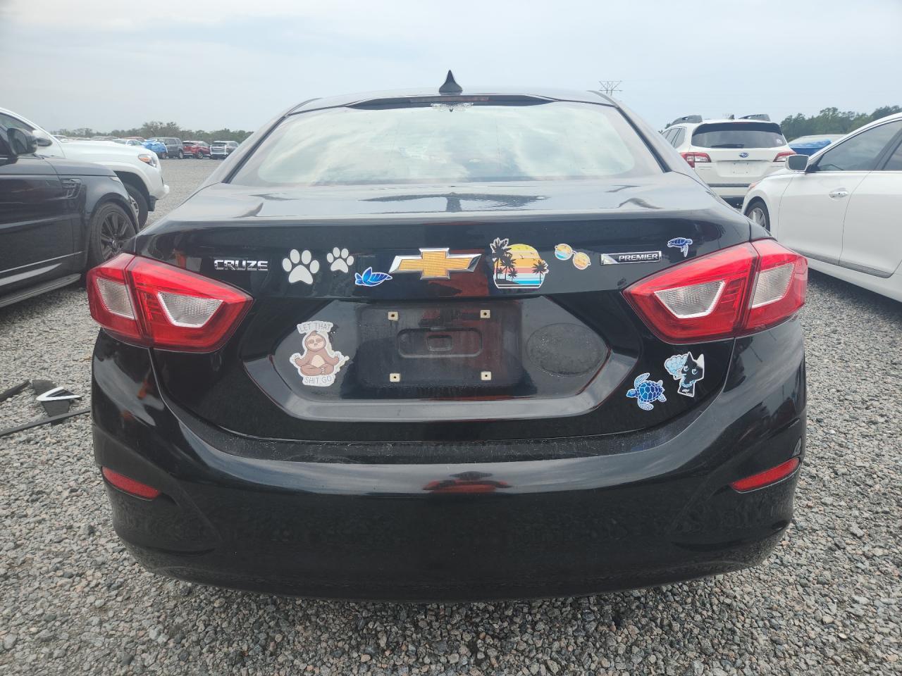 2018 Chevrolet Cruze Premier - Image 6
