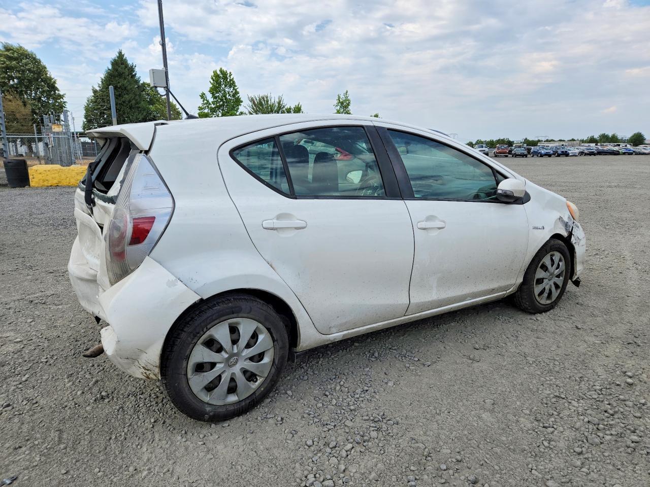2013 Toyota Prius C One - Фото 3