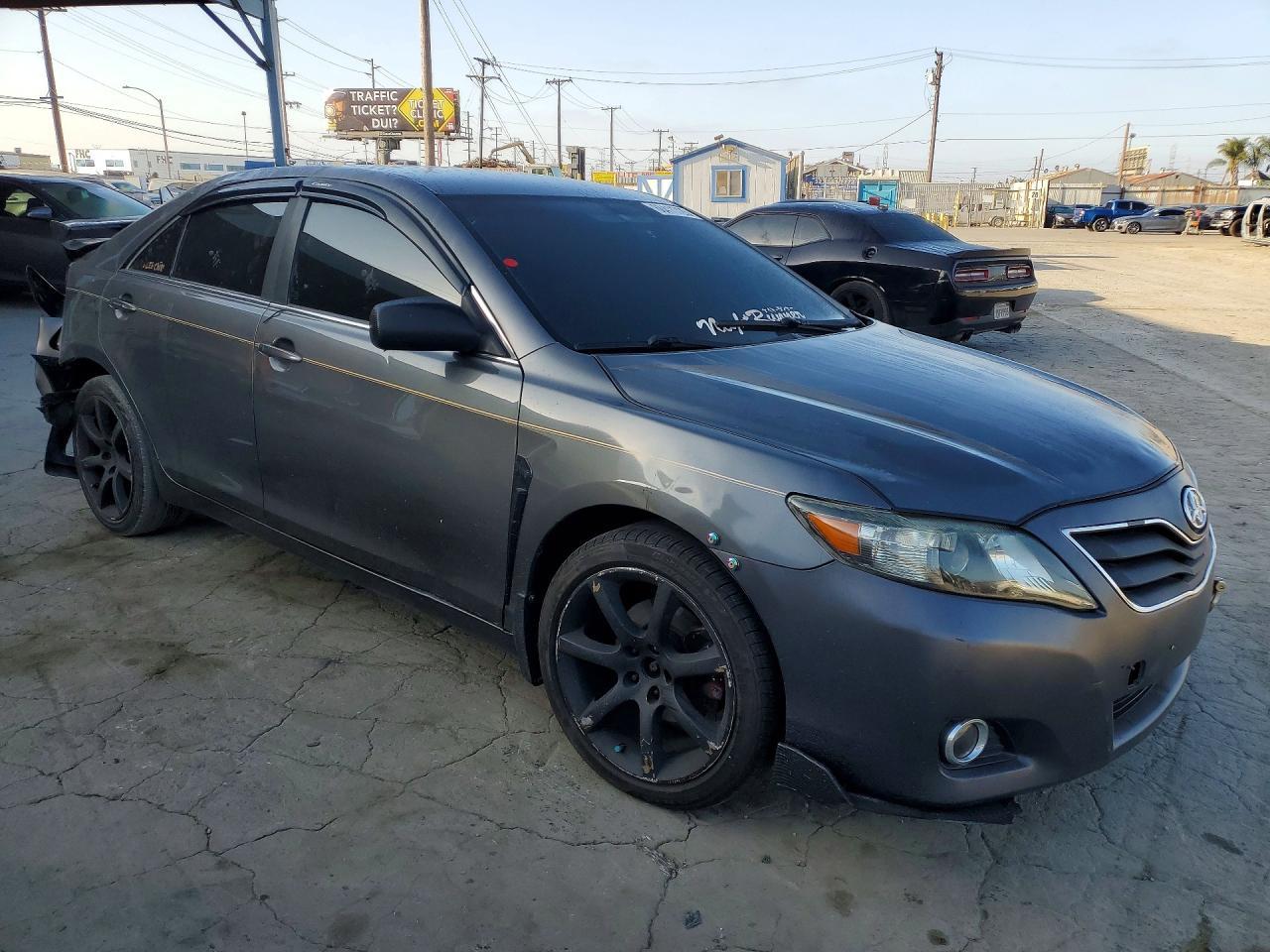 2011 Toyota Camry Le - Image 4
