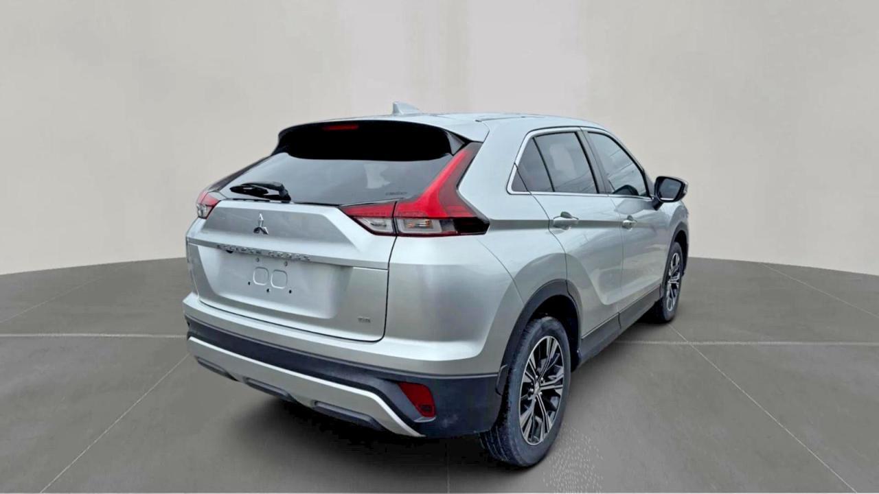 2022 Mitsubishi Eclipse Cross Se - Фото 4