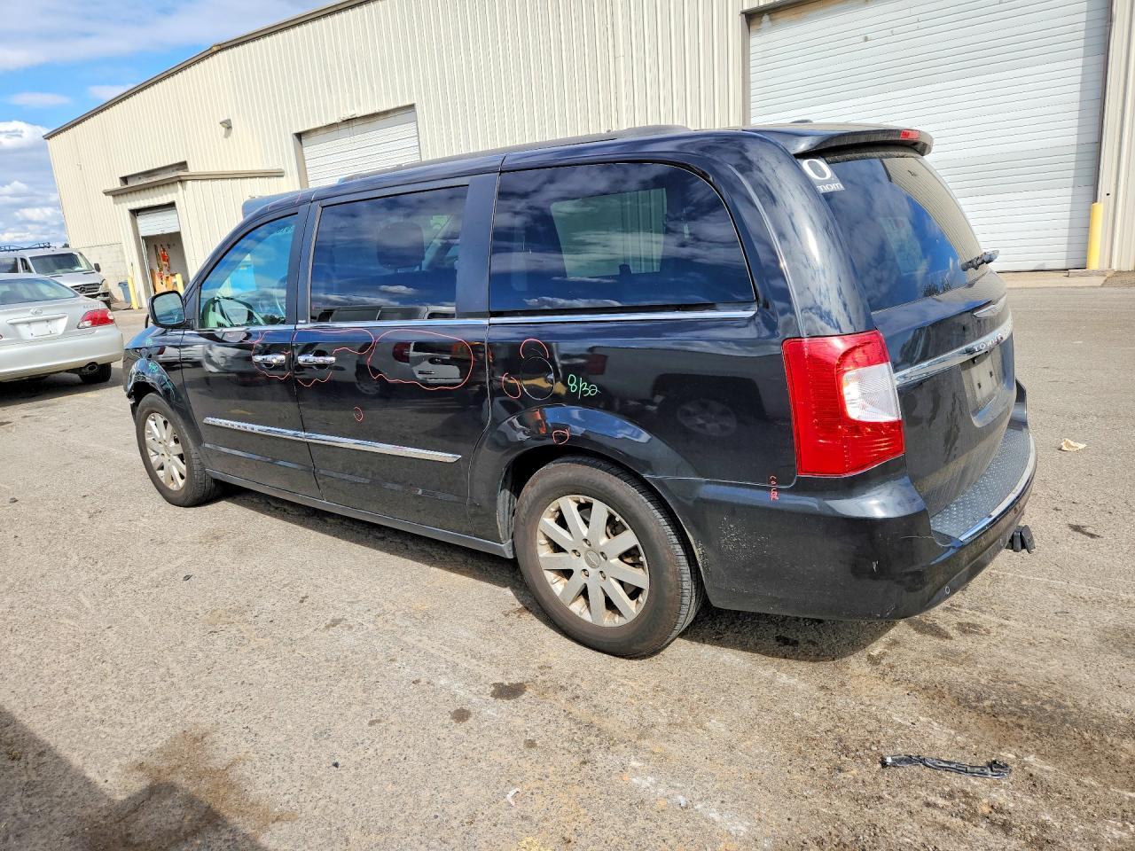 2012 Chrysler Town & Country Touring L - Image 2