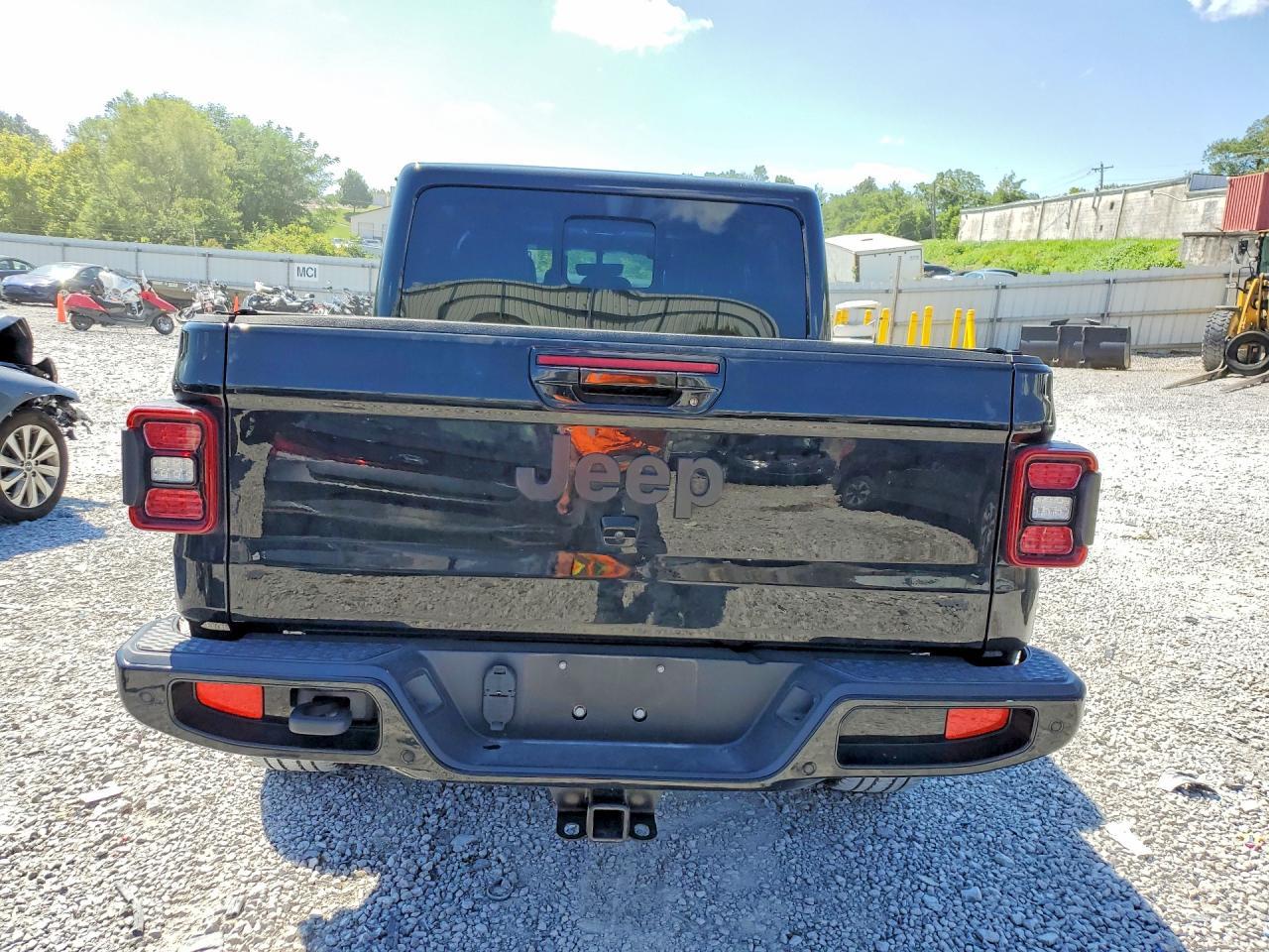 2023 Jeep Gladiator Overland - Image 6