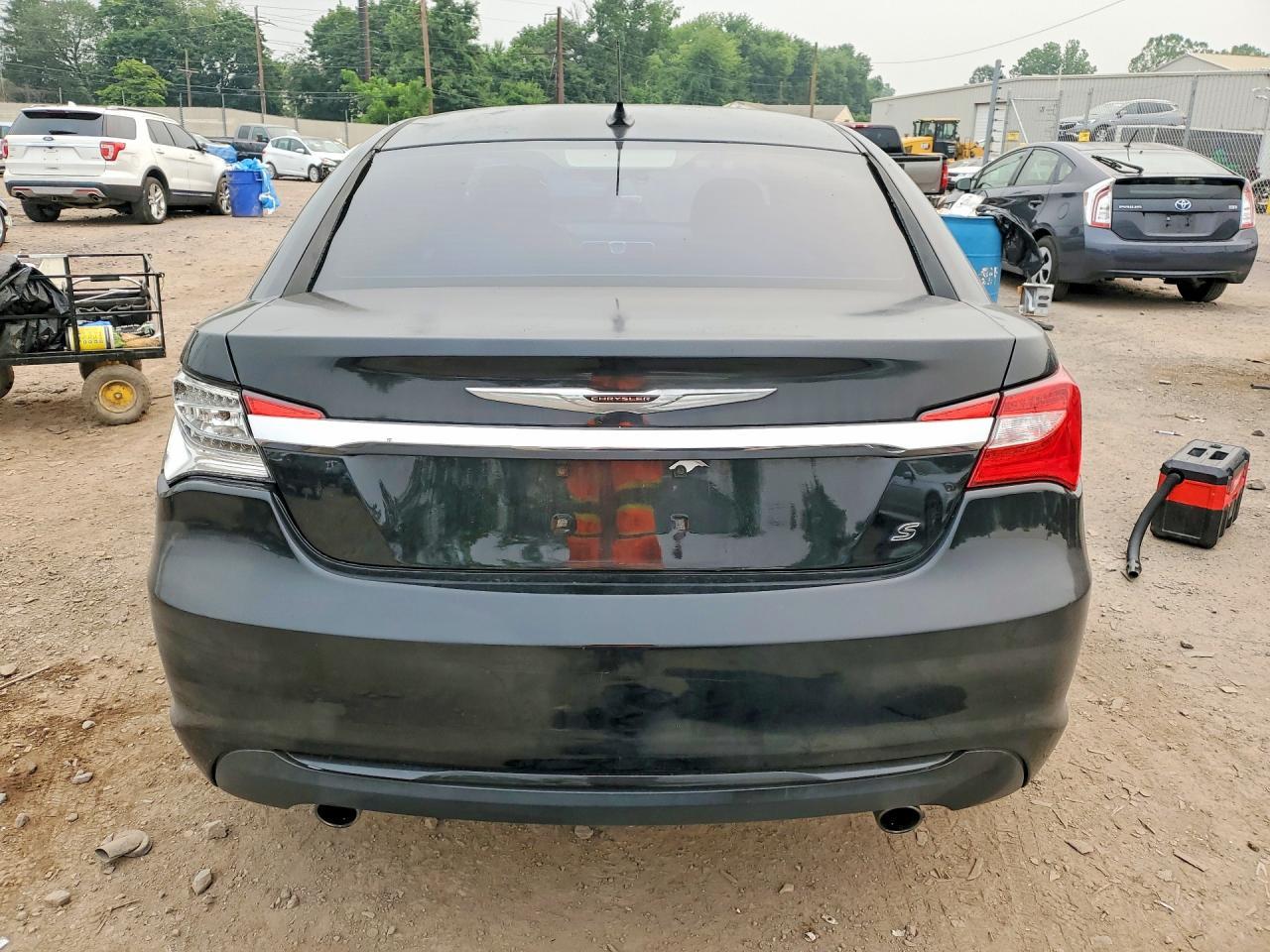 2014 Chrysler 200 Touring - Image 6