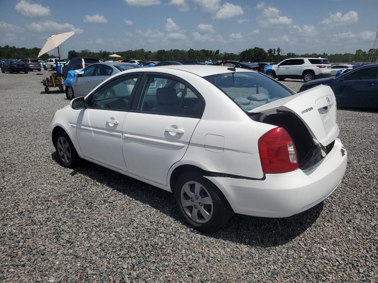 2010 Hyundai Accent Gls - Фото 2