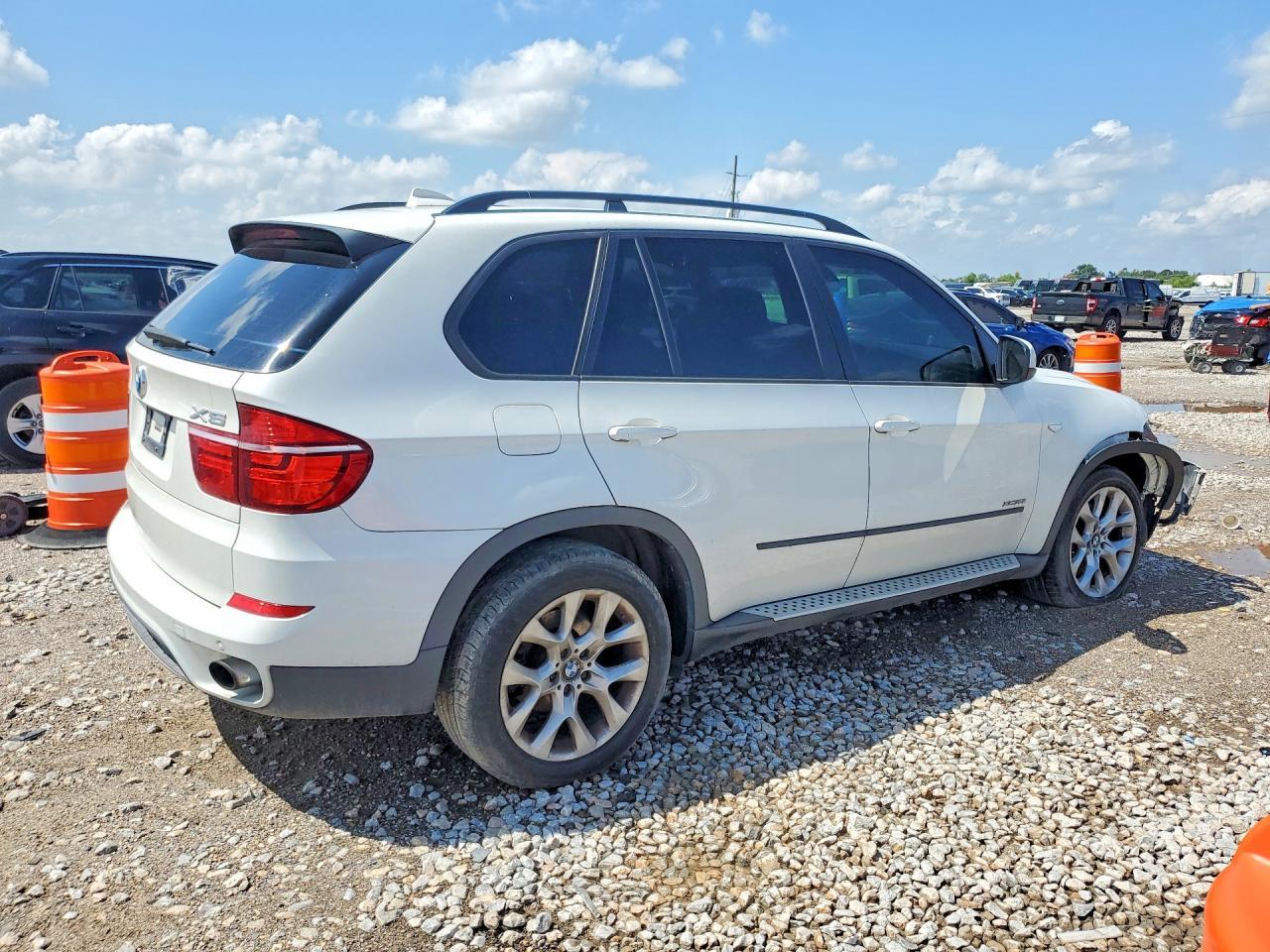 2011 BMW X5 xDrive35I - Image 3