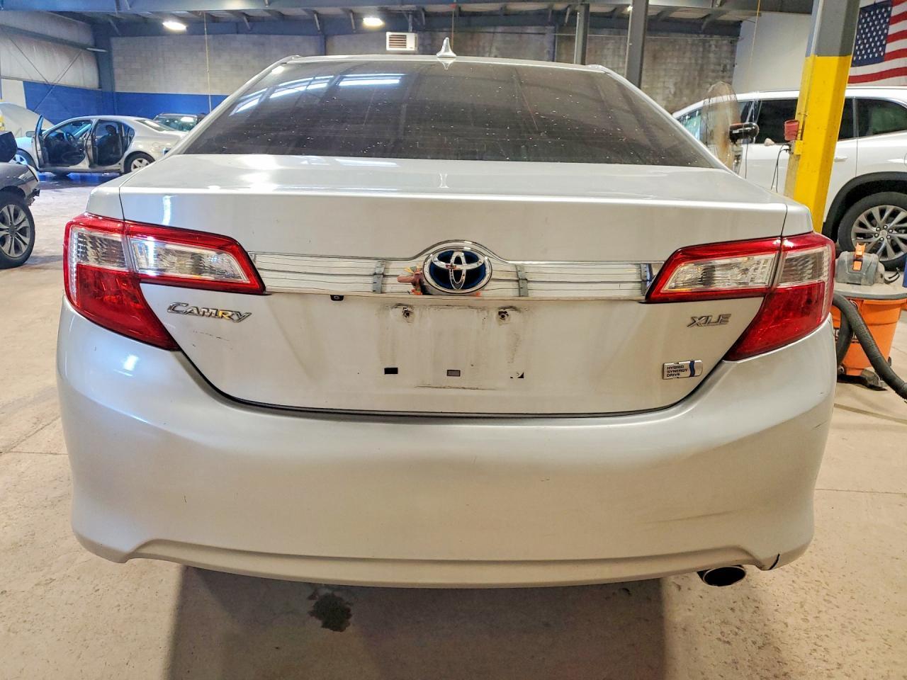 2013 Toyota Camry Hybrid Xle - Image 6