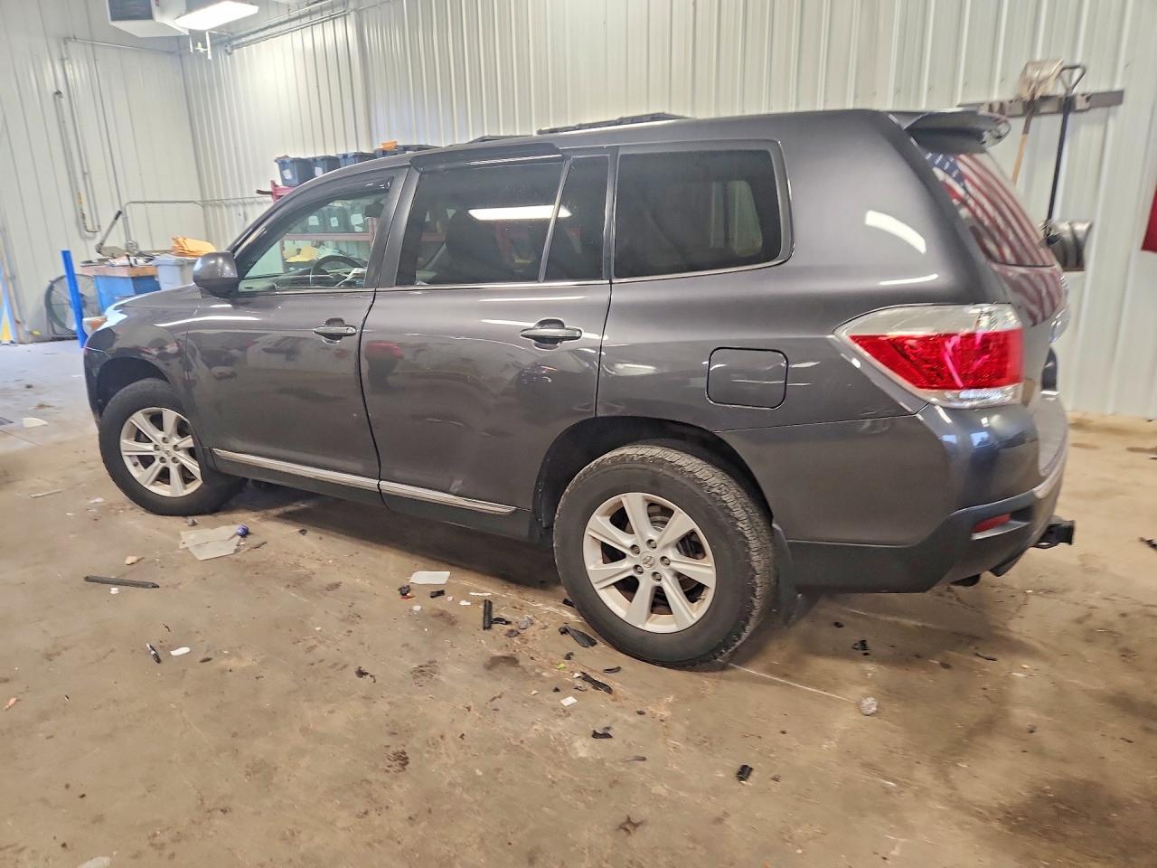 2013 Toyota Highlander Base - Фото 2