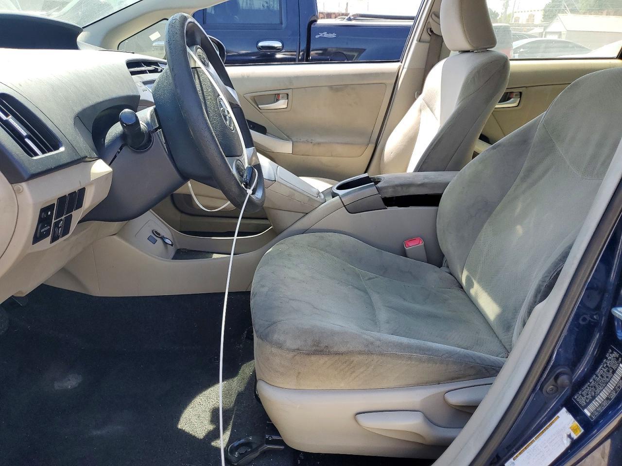 2012 Toyota Prius Two - Фото 7