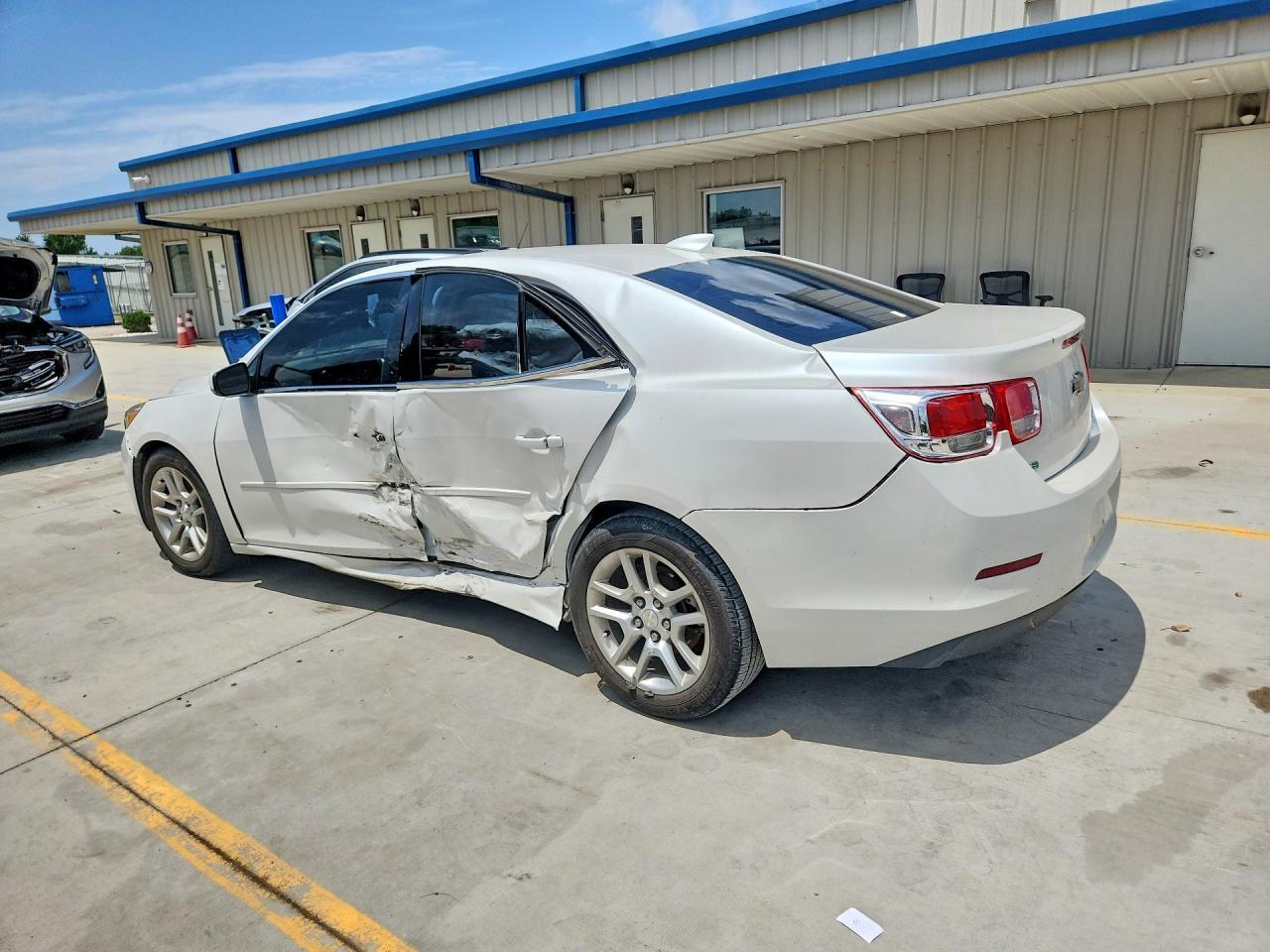 2015 Chevrolet Malibu 1Lt - Фото 2