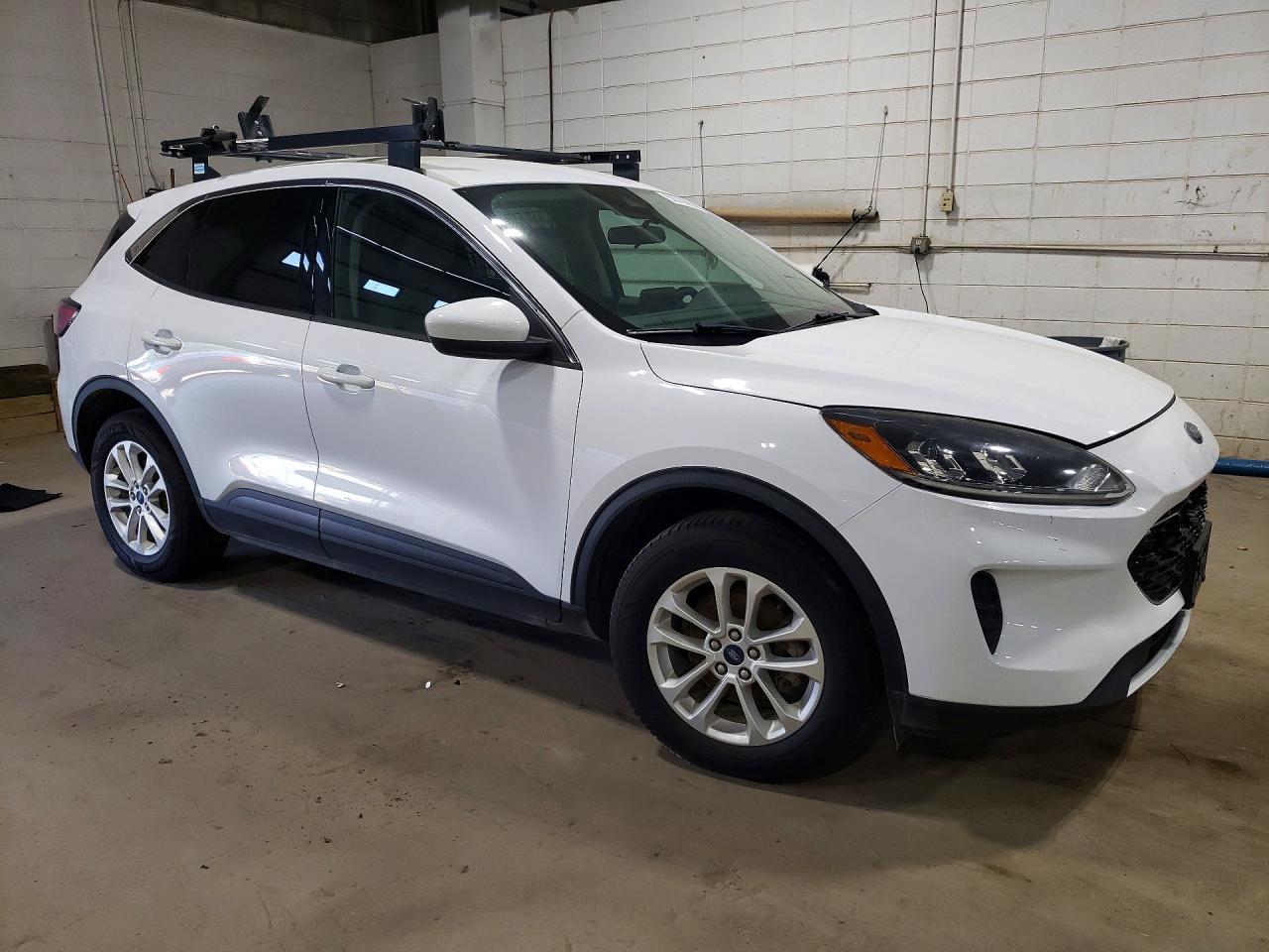 2020 Ford Escape Se - Фото 4
