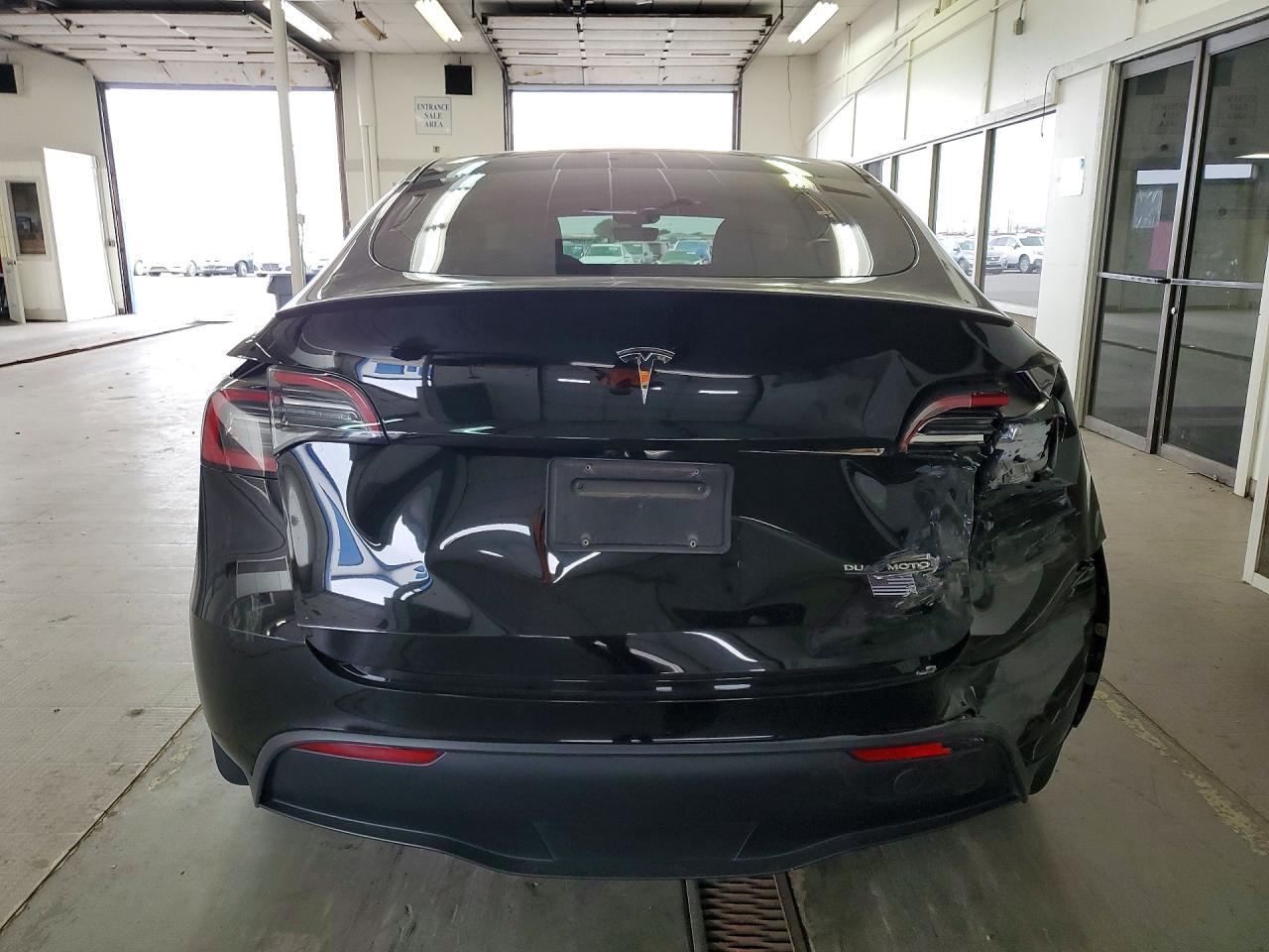 2024 Tesla Model Y - Image 6