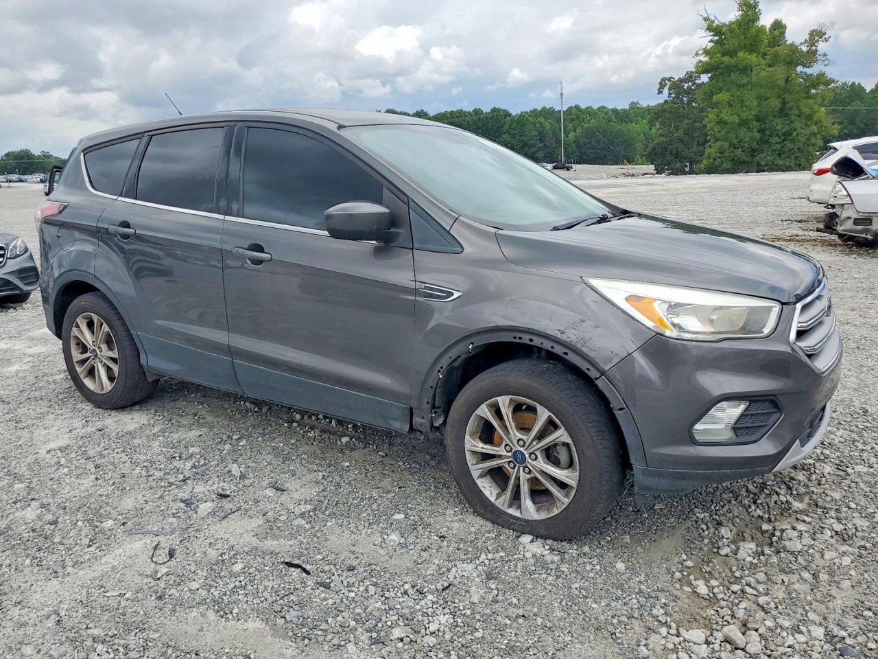 2017 Ford Escape Se - Фото 4