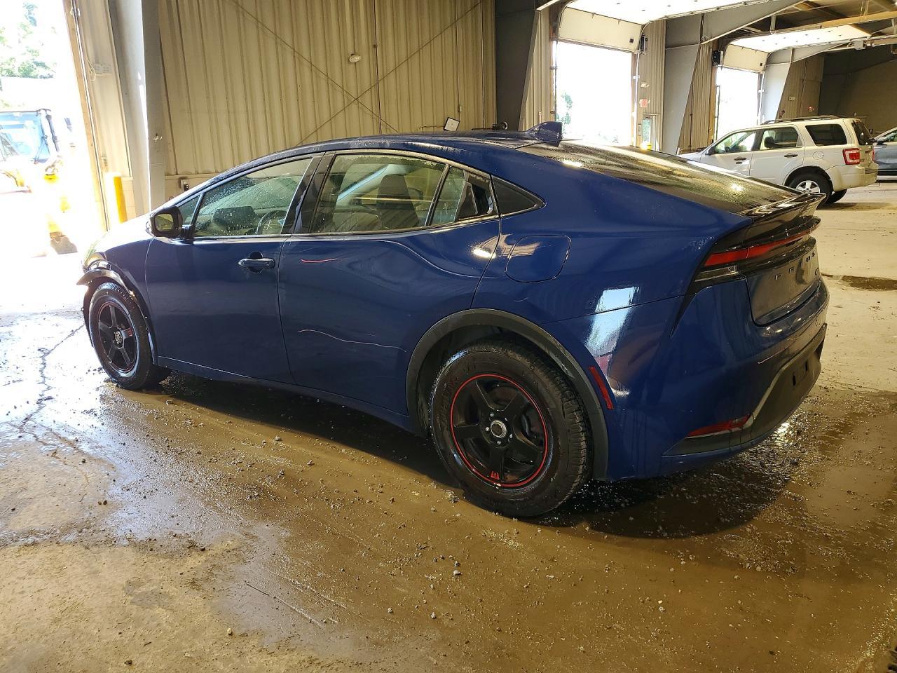 2023 Toyota Prius Le - Фото 2