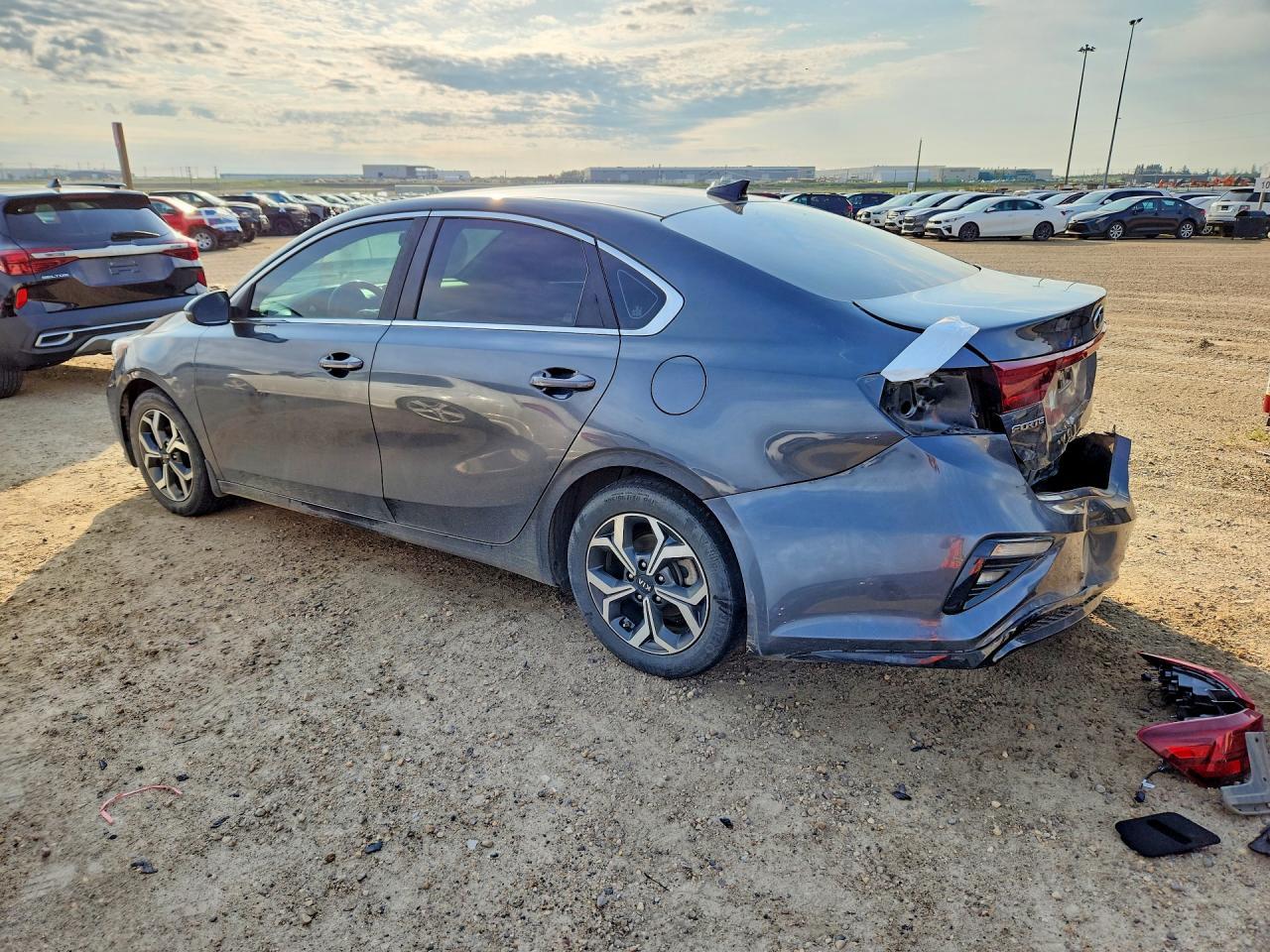 2021 Kia Forte Ex - Image 2