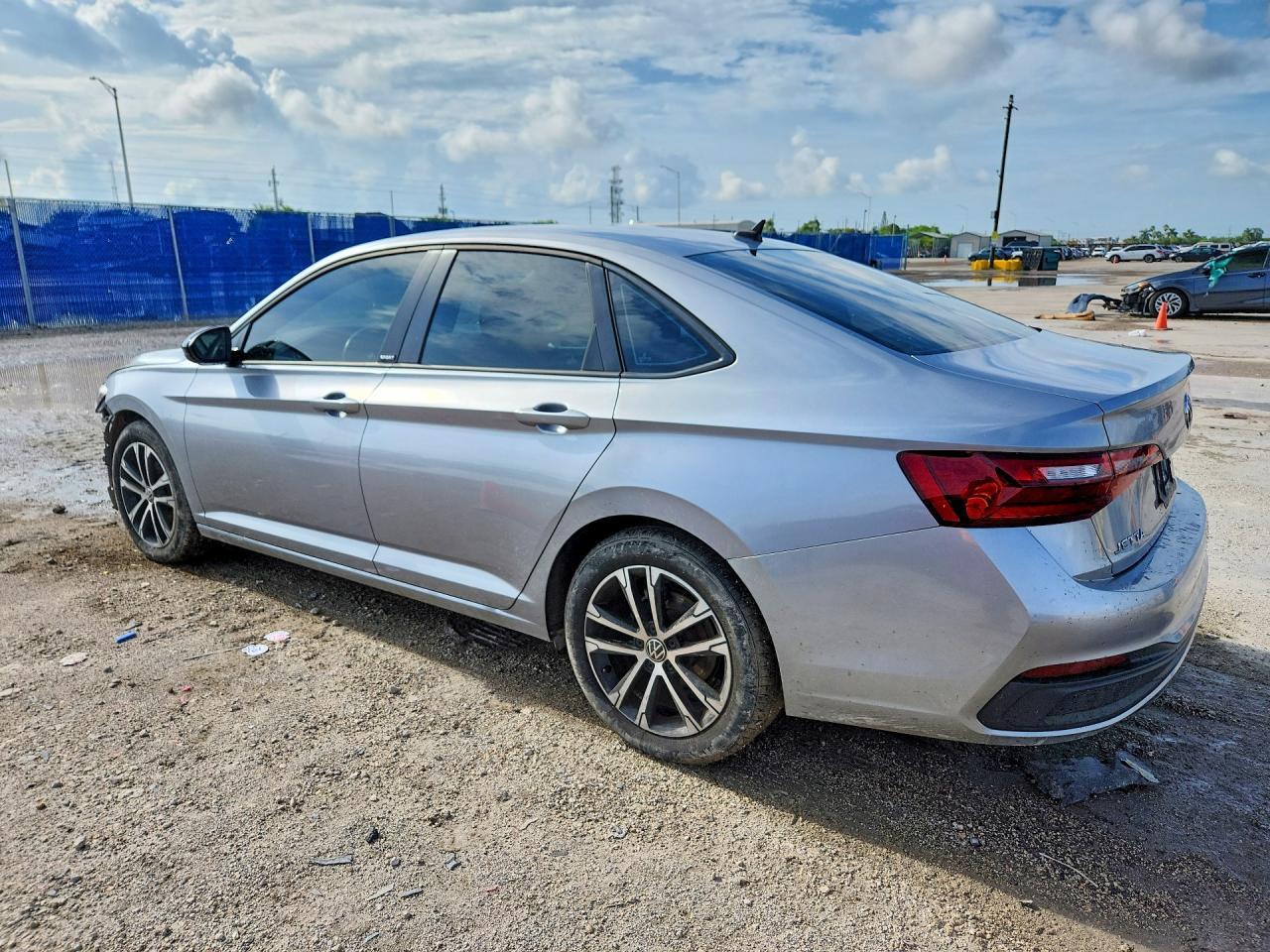 2024 Volkswagen Jetta Sport - Фото 2
