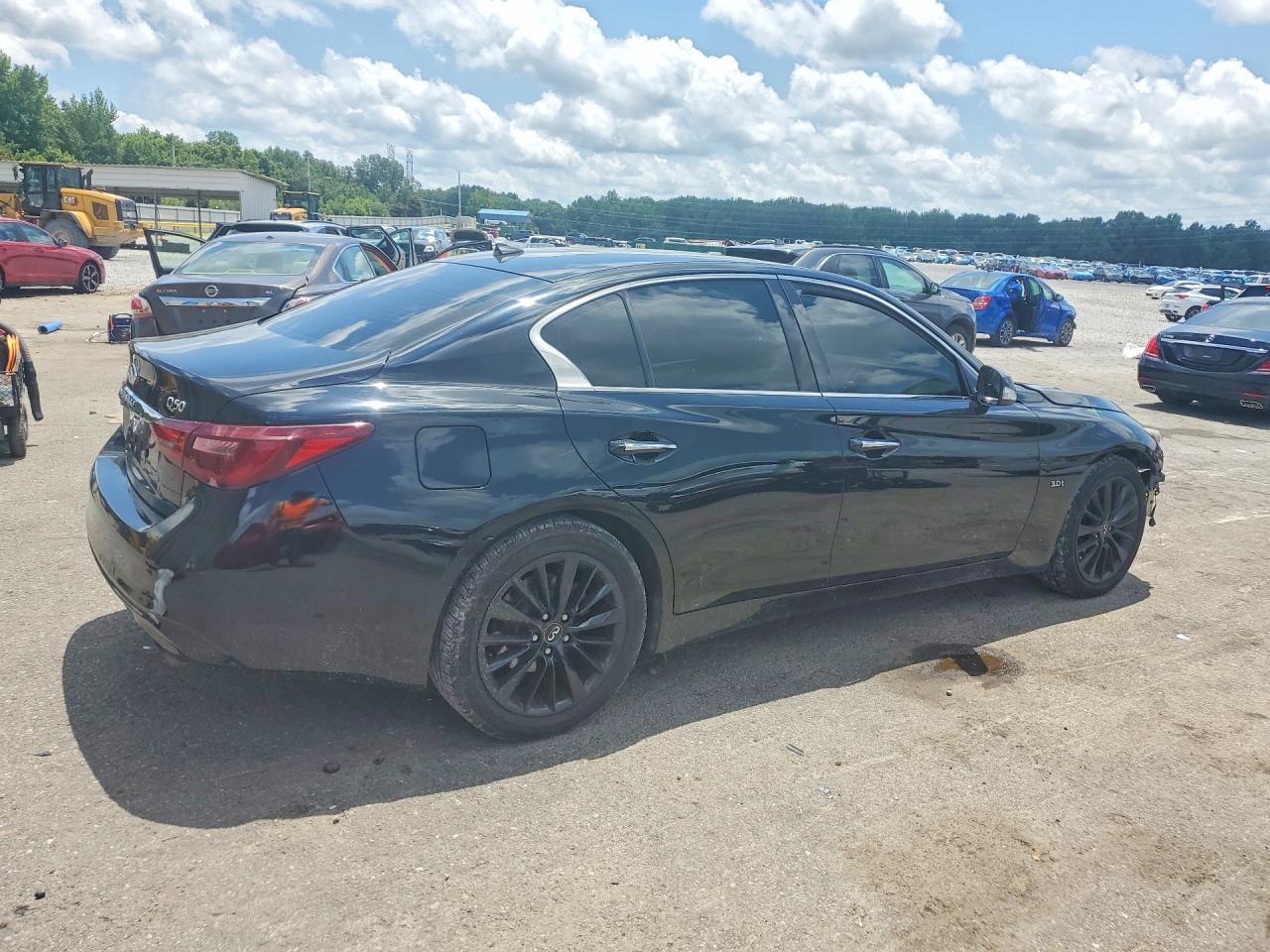 2018 Infiniti Q50 3.0T Luxe - Фото 3