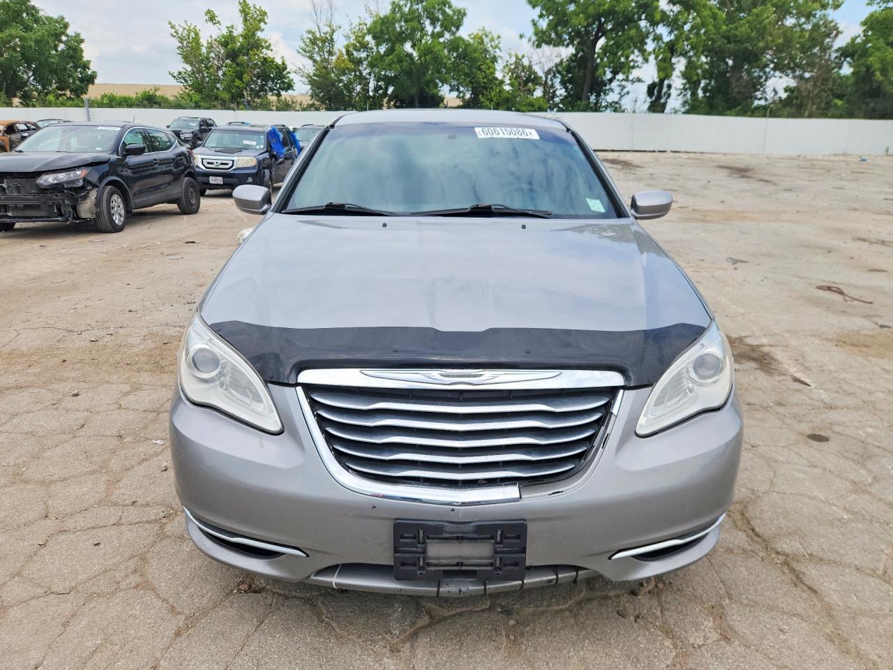 2013 Chrysler 200 Touring - Фото 5