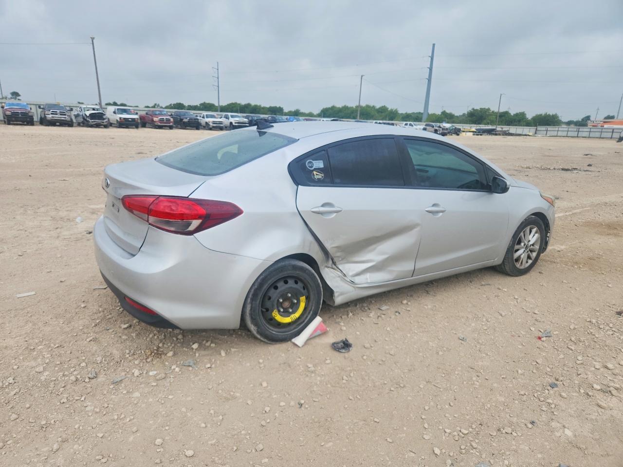2017 Kia Forte Lx - Image 3