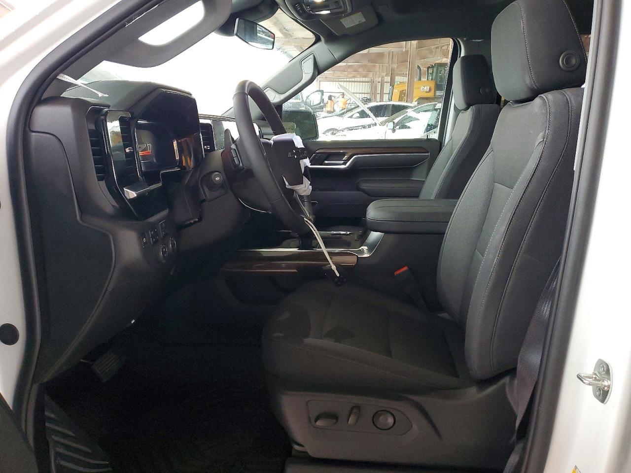 2025 Chevrolet Silverado K1500 Rst - Image 7