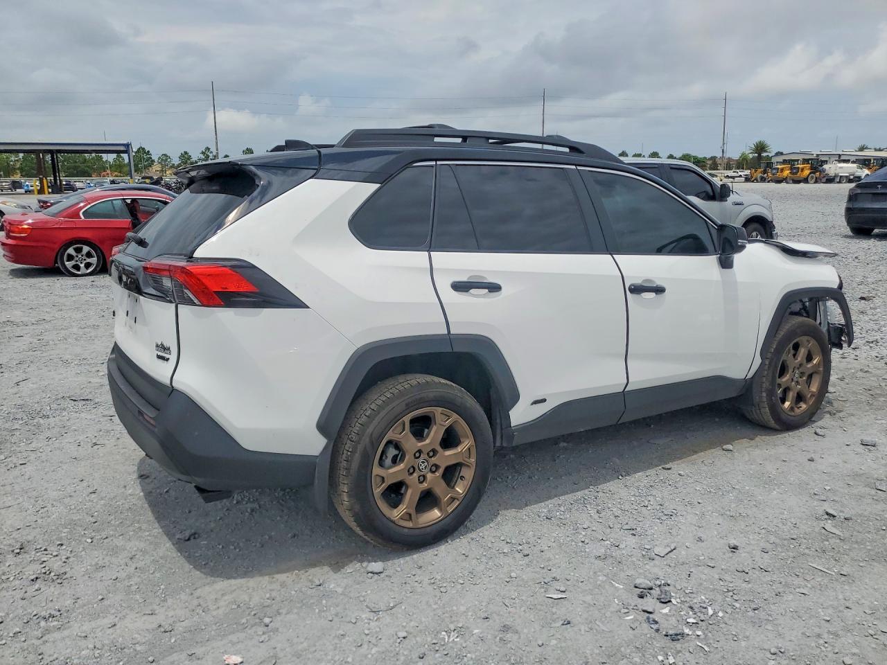 2025 Toyota Rav4 Woodland Edition - Image 3