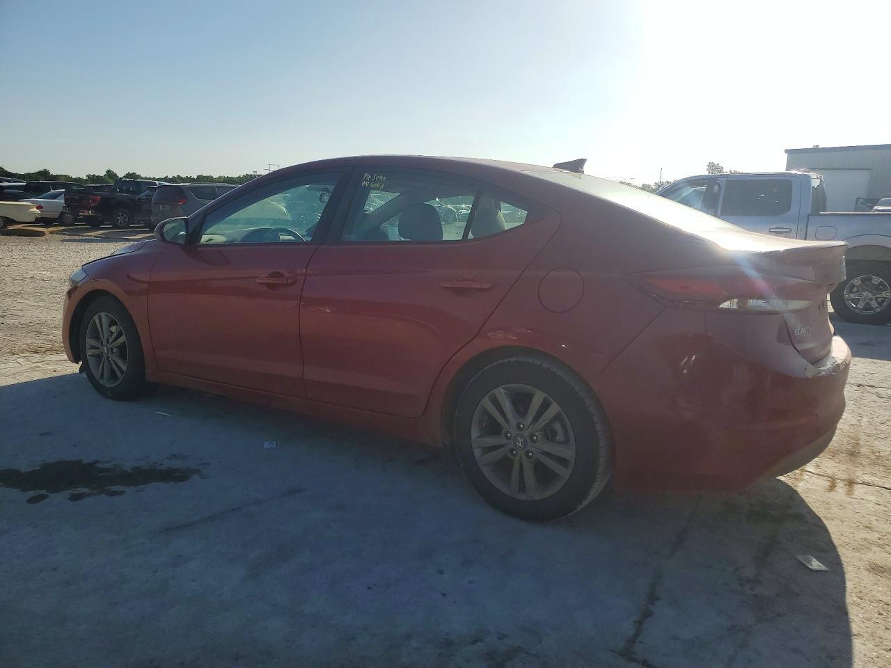 2018 Hyundai Elantra Sel - Фото 2