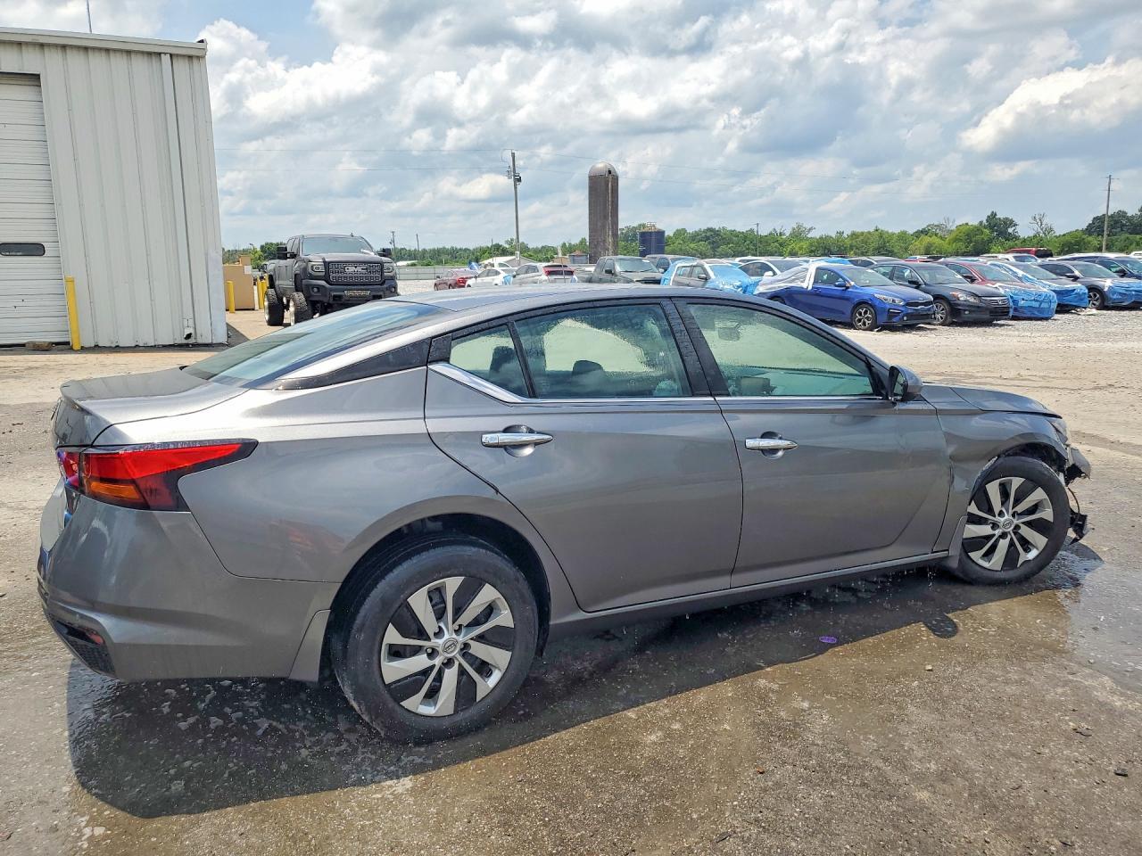 2023 Nissan Altima S - Фото 3