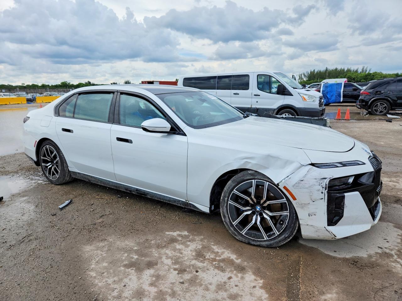 2025 BMW 740 Xi - Фото 4