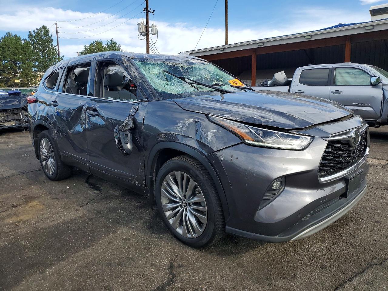 2021 Toyota Highlander Platinum - Фото 4