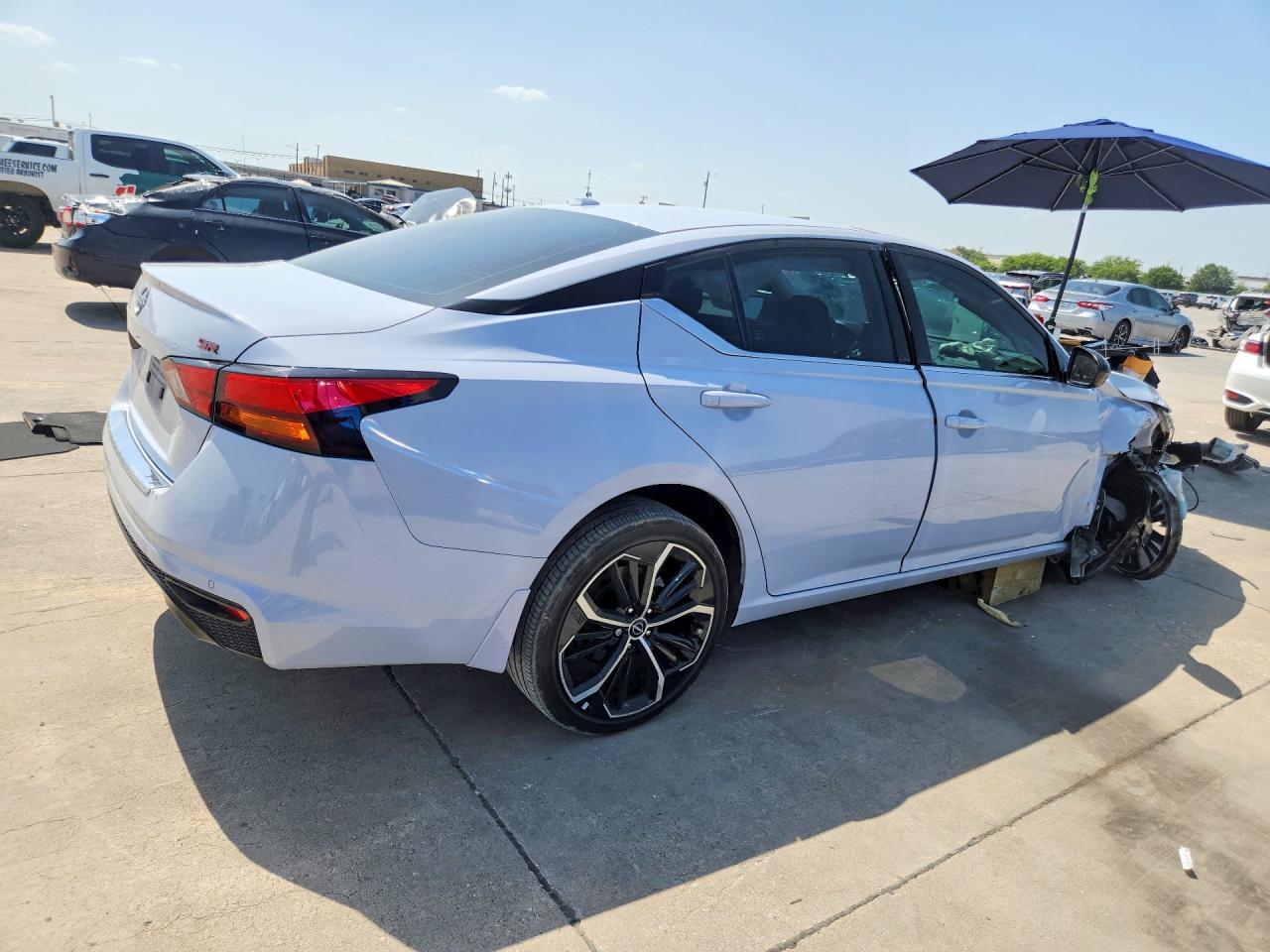 2023 Nissan Altima Sr - Фото 3