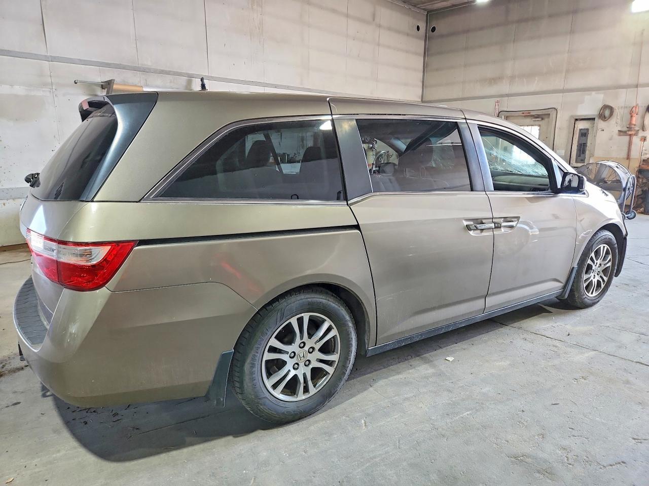 2012 Honda Odyssey Ex - Image 3