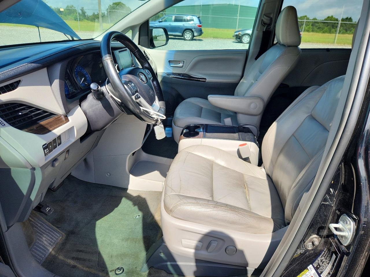 2016 Toyota Sienna Xle Premium 8-Passenger - Фото 7