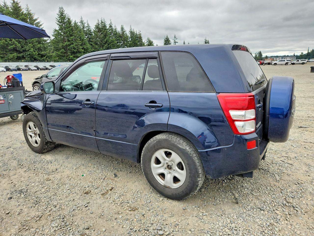 2010 Suzuki Grand Vitara Premium - Image 2
