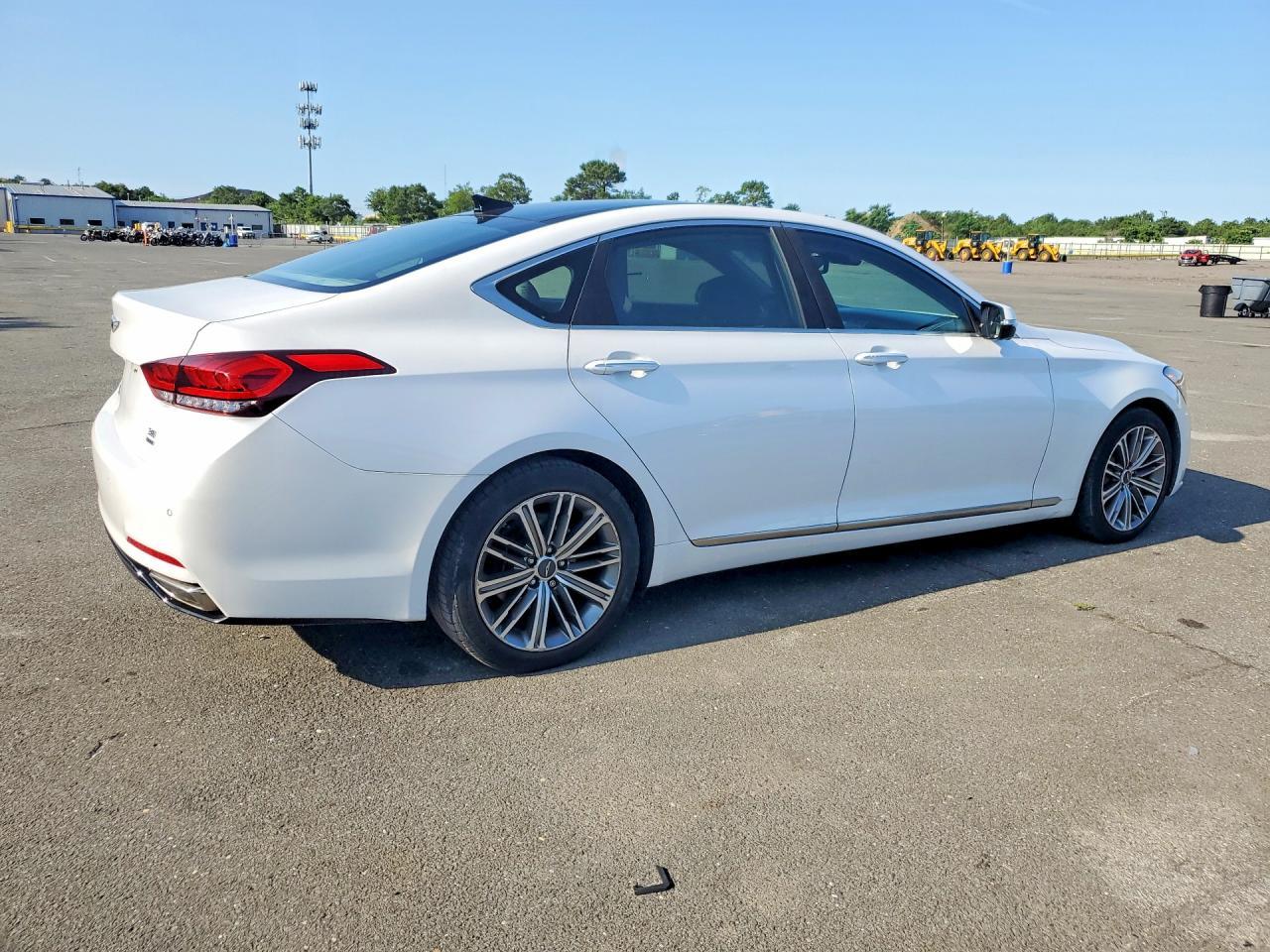 2018 Genesis G80 3.8 - Image 3