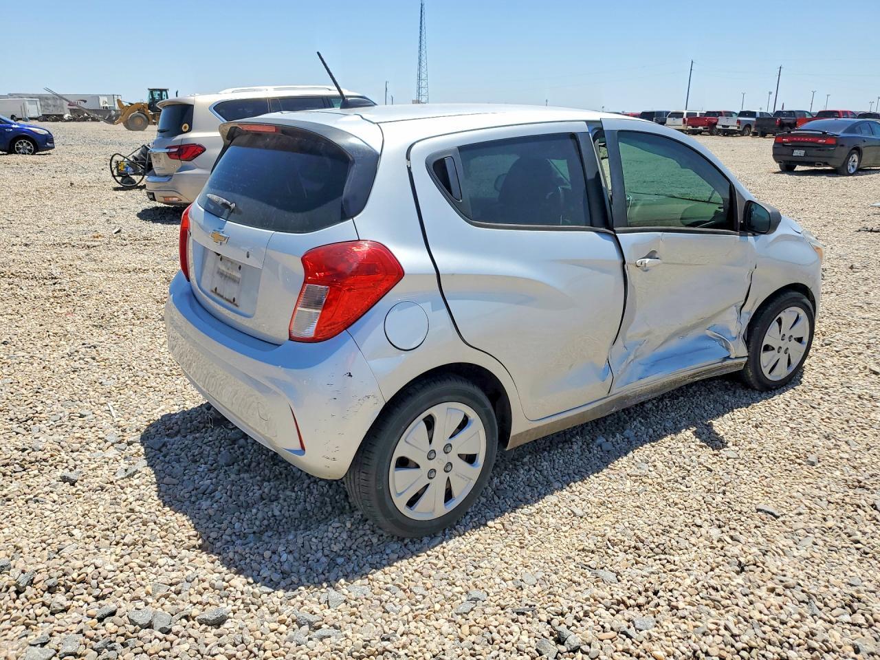 2018 Chevrolet Spark Ls - Фото 3
