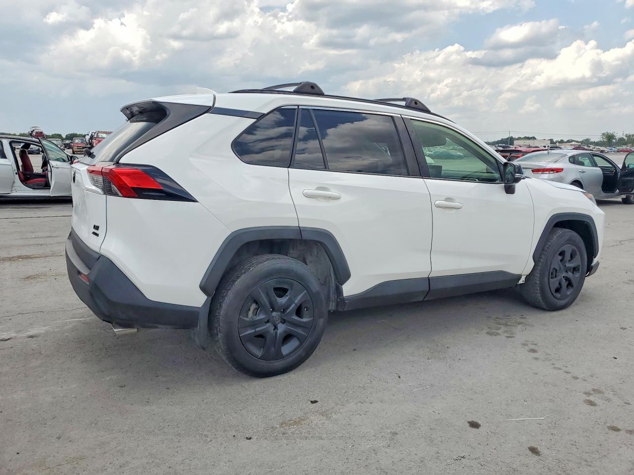 2019 Toyota Rav4 Le - Image 3