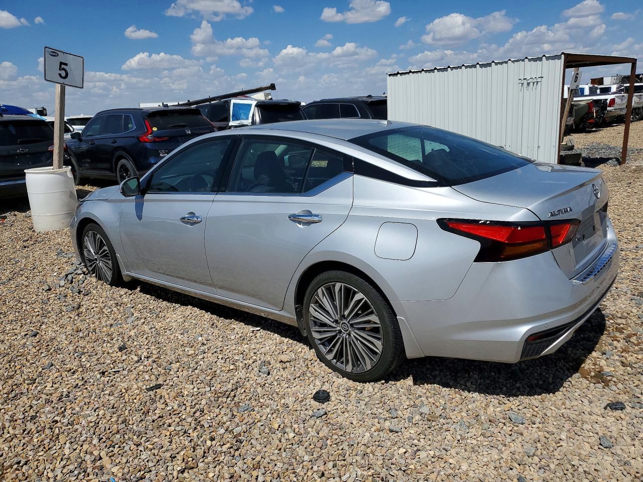 2023 Nissan Altima Sl - Фото 2