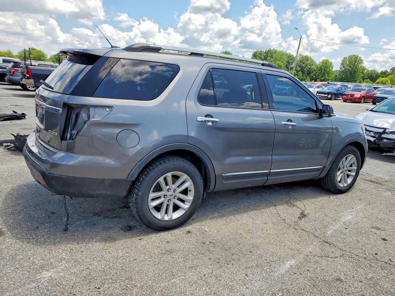 2013 Ford Explorer Xlt - Фото 3