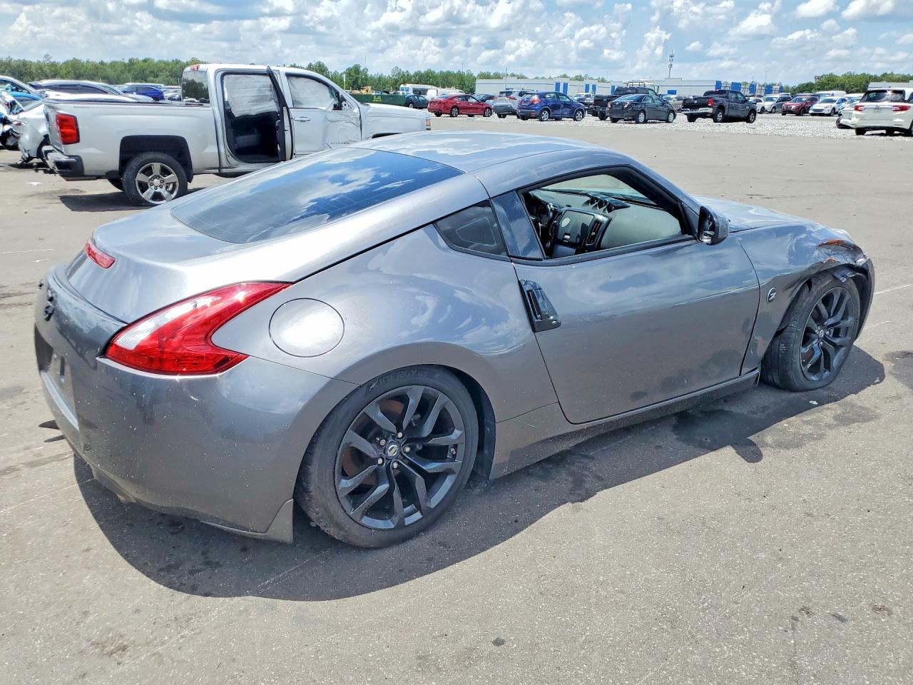 2016 Nissan 370Z Base - Image 3