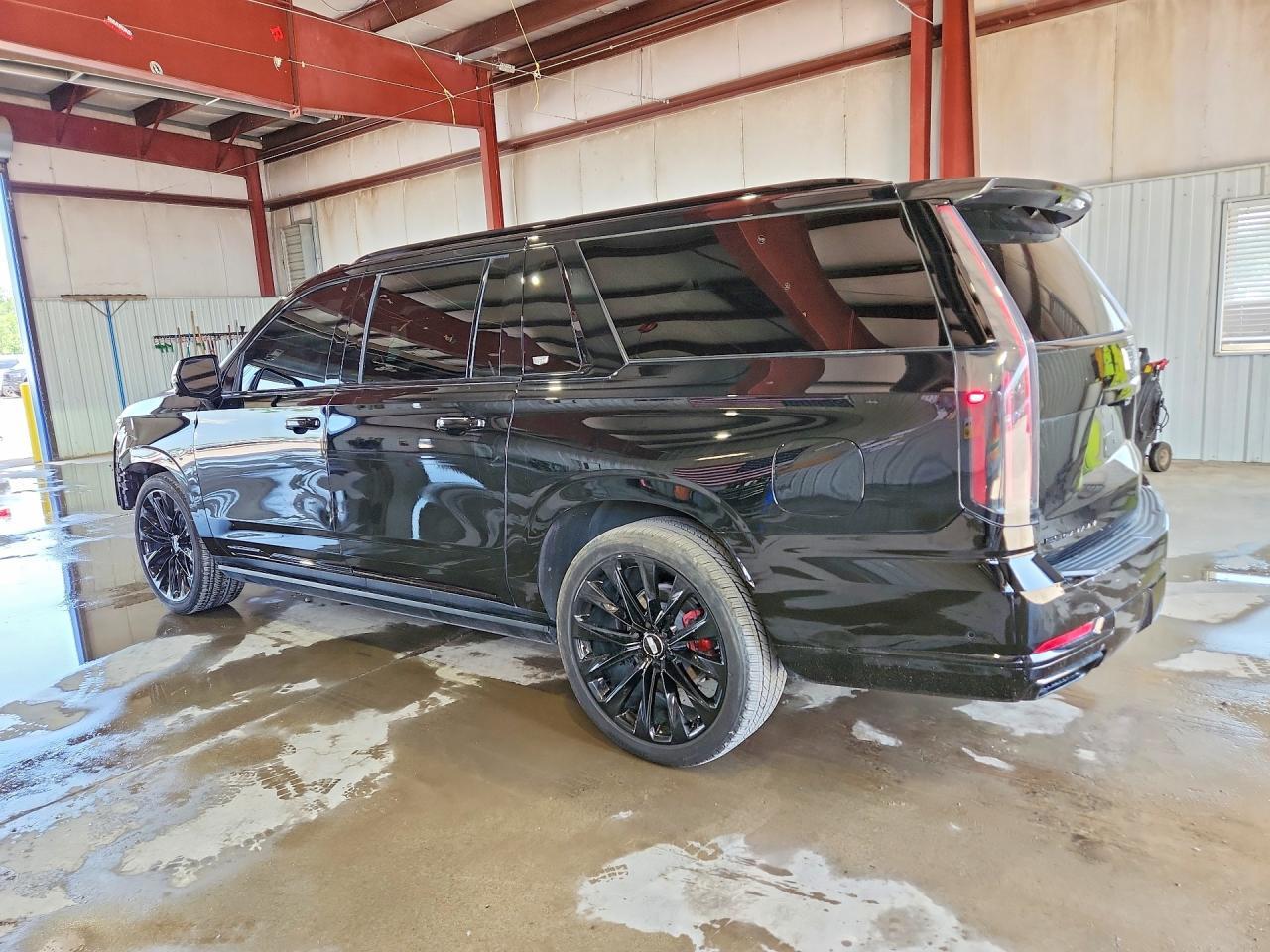 2025 Cadillac Escalade Esv Sport Platinum - Image 2
