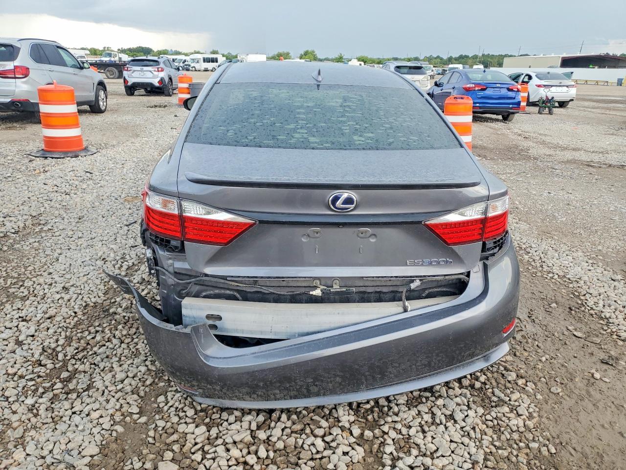2015 Lexus Es 300H - Фото 6