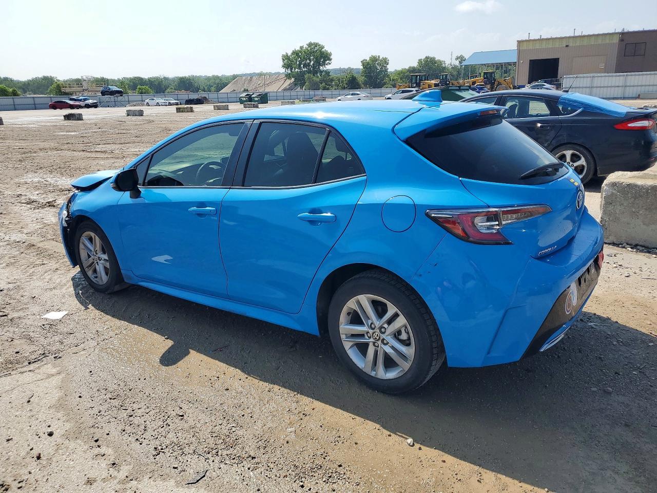 2019 Toyota Corolla Hatchback Se - Image 2