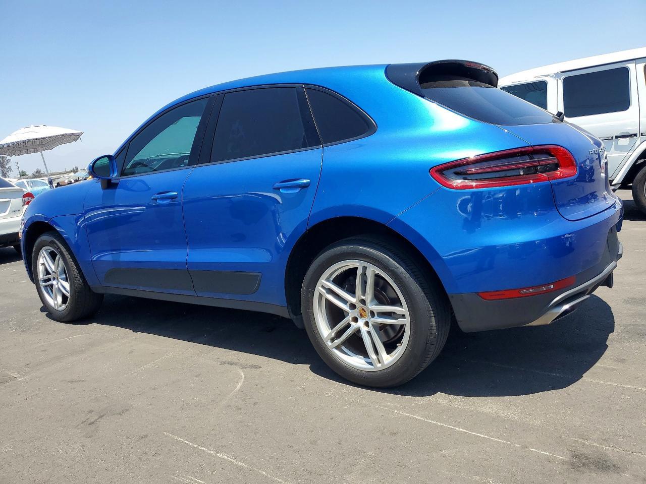 2017 Porsche Macan - Image 2