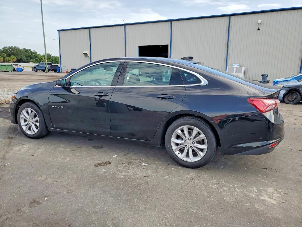 2022 Chevrolet Malibu Lt - Image 2