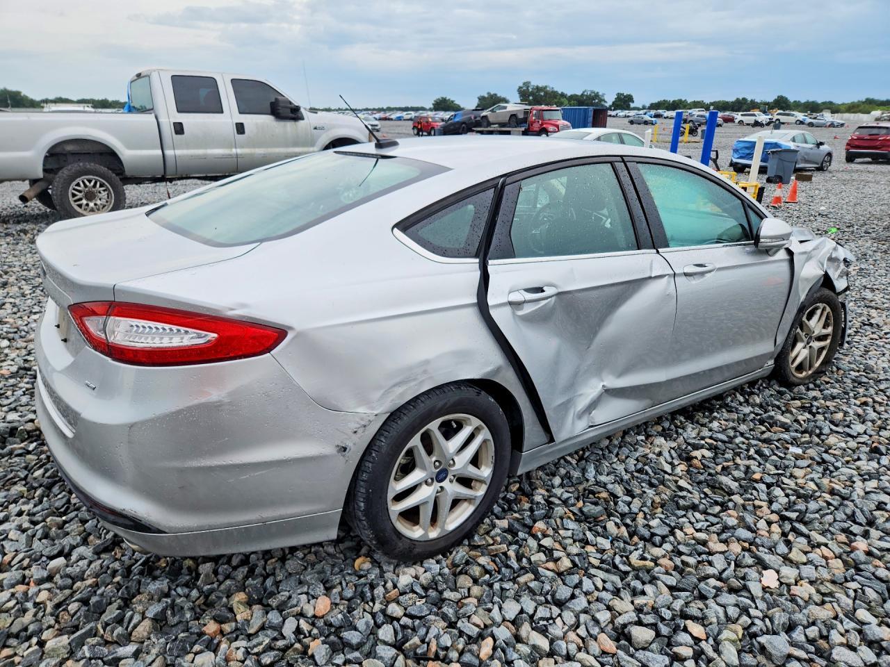 2015 Ford Fusion Se - Фото 3