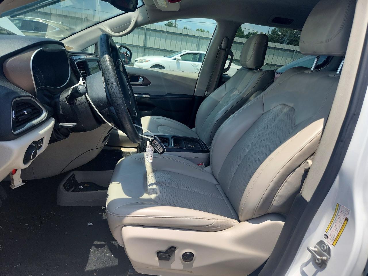 2021 Chrysler Voyager Lxi - Фото 7