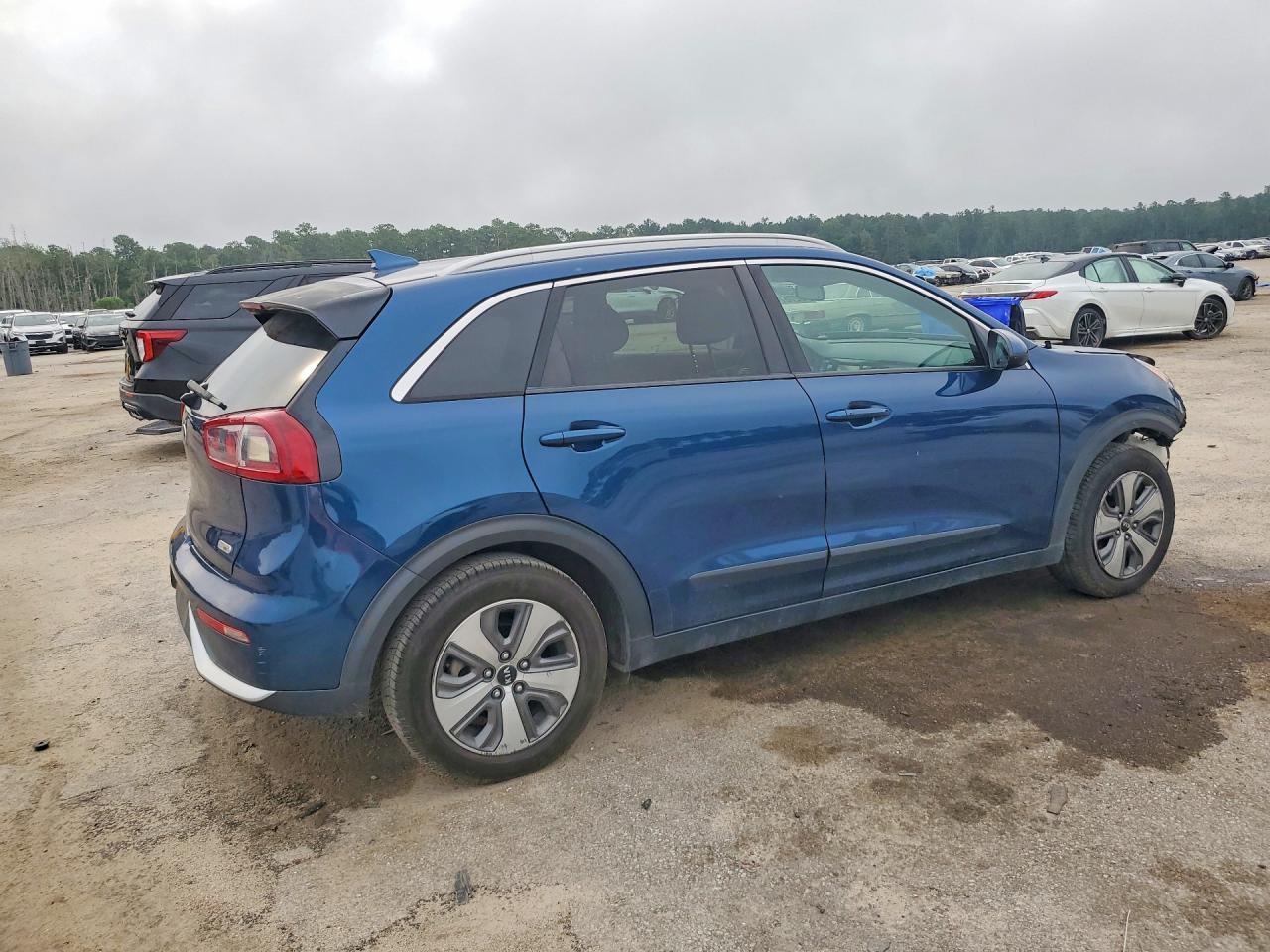 2019 Kia Niro Lx - Image 3