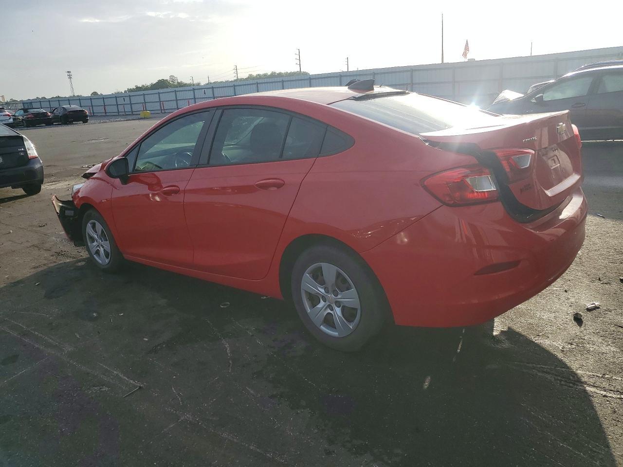 2018 Chevrolet Cruze Ls - Image 2