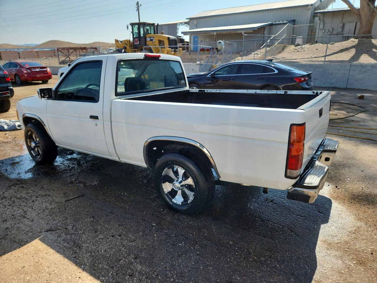1995 Nissan Truck E/Xe - Image 2
