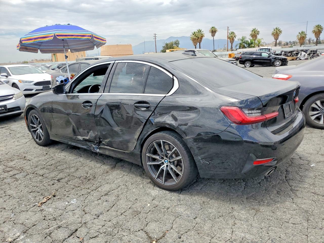 2020 BMW 330I - Фото 2